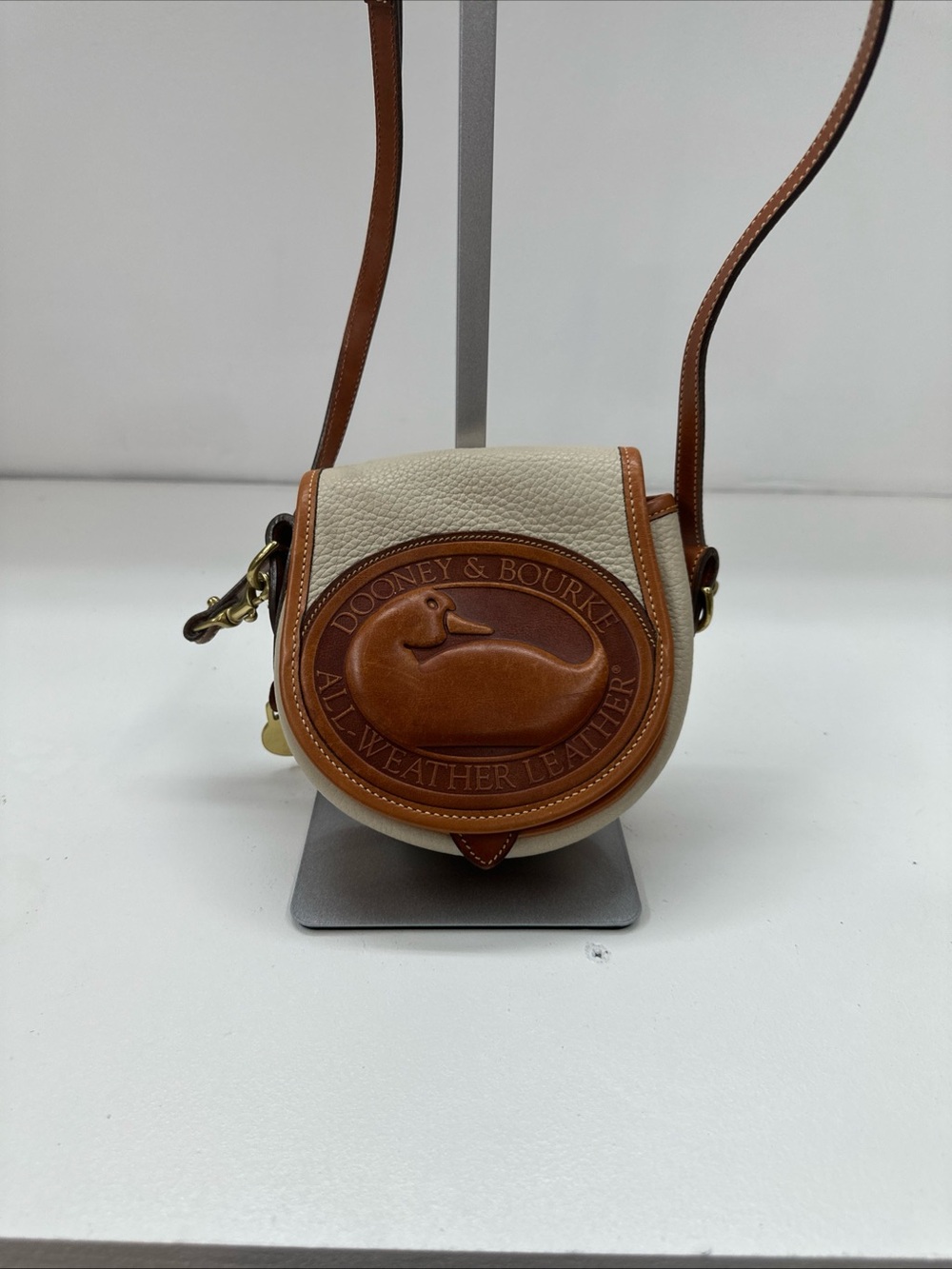 Vintage Dooney & Bourke Big Duck White/Cream Pebbled Leather Crossbody Bag Purse